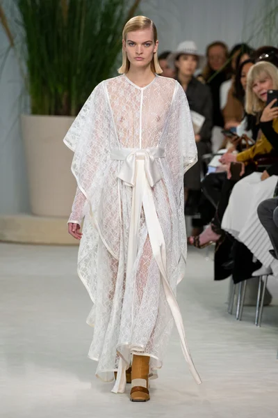 Look 15